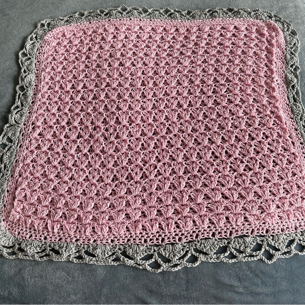 NWOT Handmade Throw knitted Pink and Gray Baby Blanket